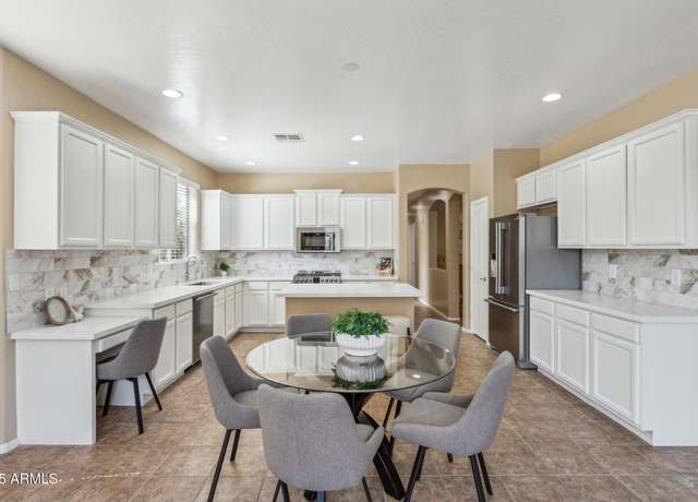 Property at 4159 E Shannon St, Gilbert, AZ 85295, 4 beds, 2 baths