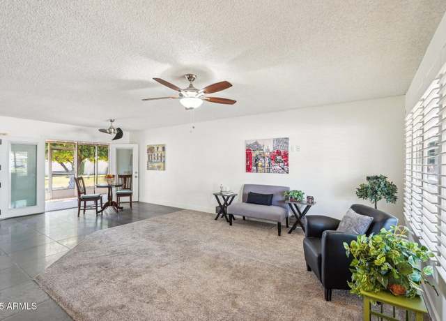 Property at 17885 N 99th Dr, Sun City, AZ 85373, 2 beds, 1.75 baths