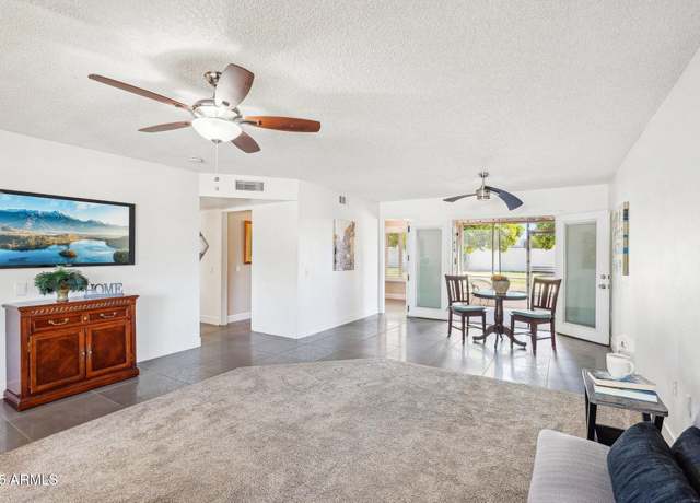 Property at 17885 N 99th Dr, Sun City, AZ 85373, 2 beds, 1.75 baths