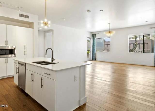 Property at 3131 N Central Ave #3009, Phoenix, AZ 85012, 2 beds, 2 baths