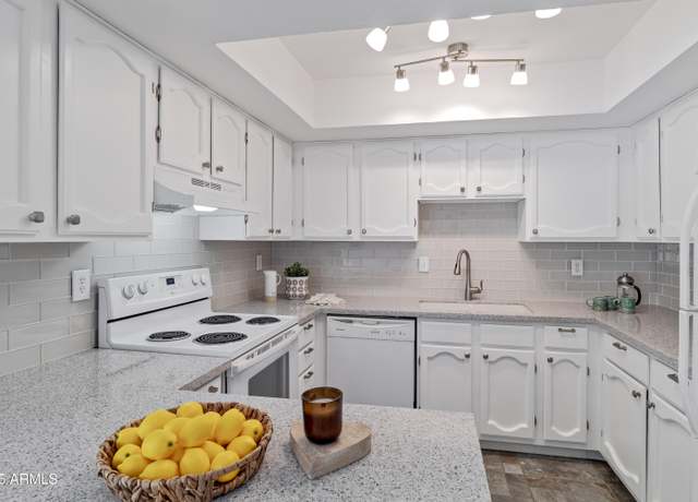 Property at 1051 S Dobson Rd #165, Mesa, AZ 85202, 3 beds, 2 baths
