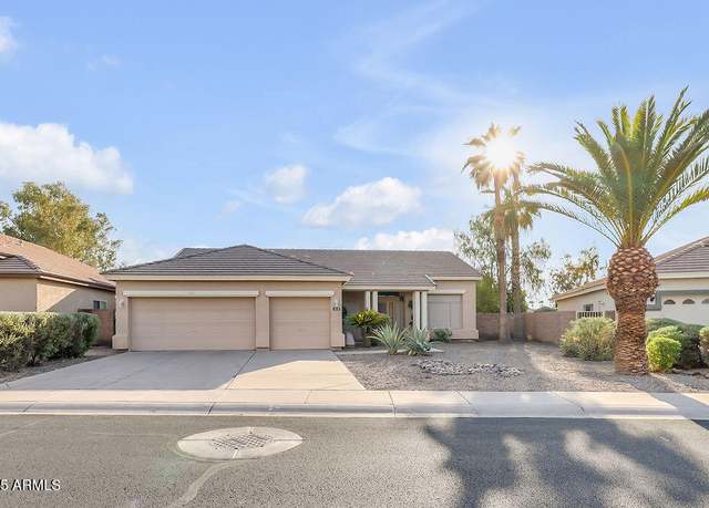 Property at 1038 S Palomino Creek Dr, Gilbert, AZ 85296, 4 beds, 2 baths