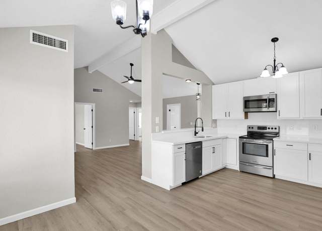 Property at 2234 W Mohawk Ln, Phoenix, AZ 85027, 3 beds, 2 baths