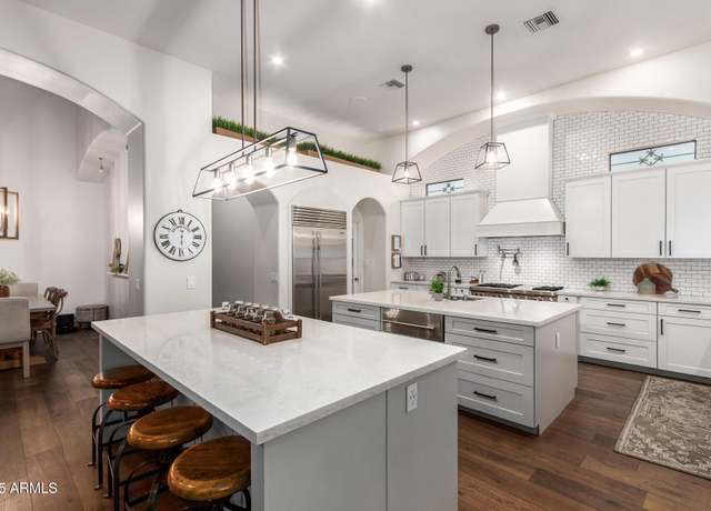 Property at 1207 S Larkspur Ct, Gilbert, AZ 85296, 6 beds, 4.5 baths