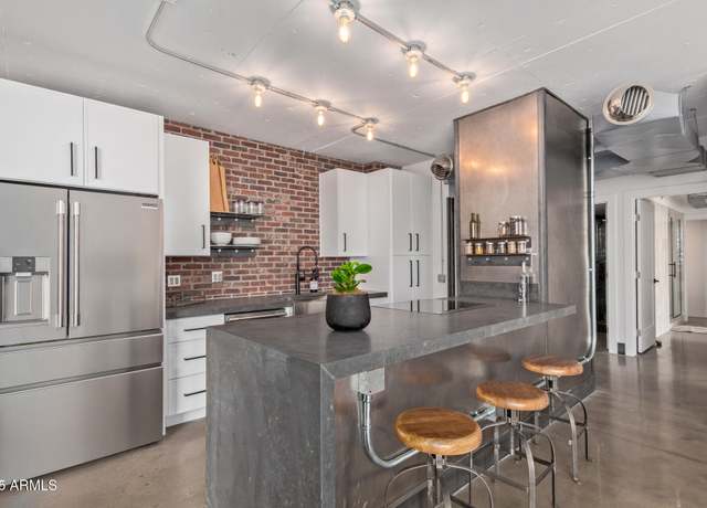 Property at 207 W Clarendon Ave Unit B22, Phoenix, AZ 85013, 2 beds, 2 baths
