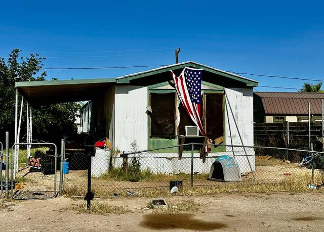 Property at 5811 N Fuchsia St, Casa Grande, AZ 85122, 3 beds, 1 bath
