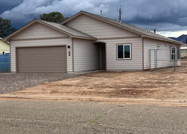 Property at 106 N 1st St Unit B, Sierra Vista, AZ 85635, 3 beds, 2 baths