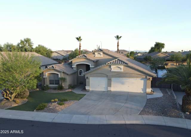 Property at 10359 W Country Club Trl, Peoria, AZ 85383, 4 beds, 2 baths