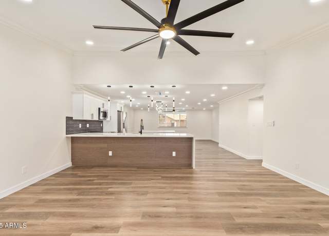 Property at 4701 N 63rd Dr, Phoenix, AZ 85033, 3 beds, 2 baths