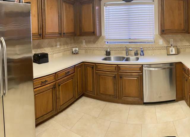 Property at 11291 E Poinsettia Dr E, Scottsdale, AZ 85259, 2 beds, 2 baths