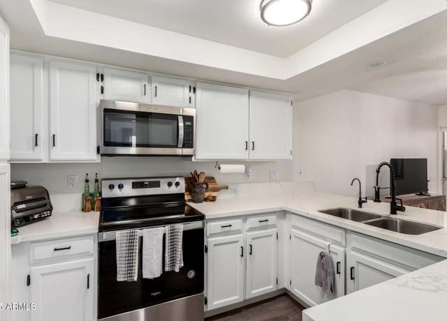 Property at 12201 S Paiute St, Phoenix, AZ 85044, 2 beds, 2 baths