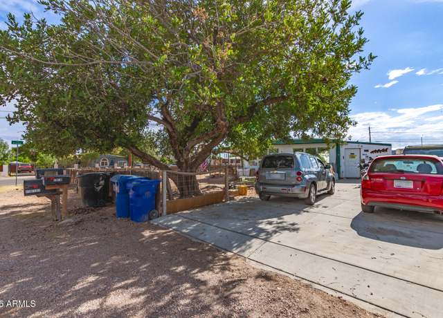 Property at 2050 N 28th Pl, Mesa, AZ 85213, 2 beds, 2 baths