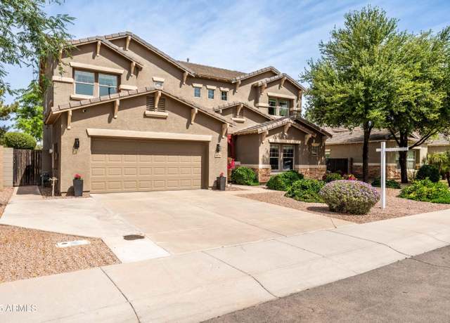 Property at 1374 E Parkview Dr, Gilbert, AZ 85295, 5 beds, 3.5 baths