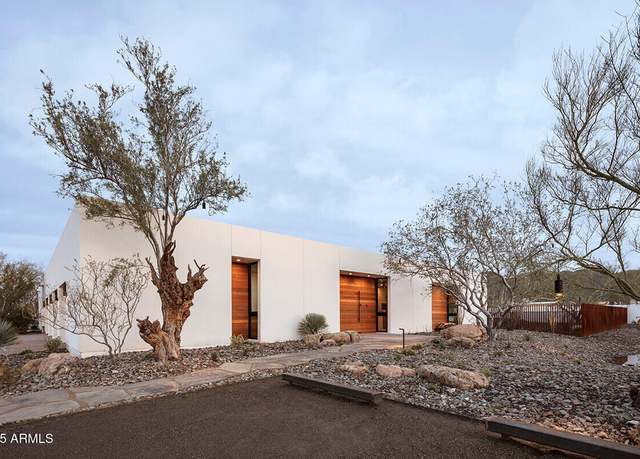 Property at 10025 N 39th St, Phoenix, AZ 85028, 3 beds, 3 baths