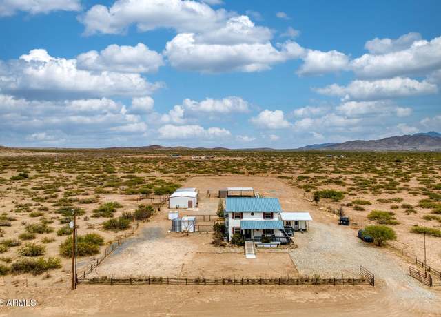 Property at 6464 N Six Gun Rd, Willcox, AZ 85643, 5 beds, 4 baths