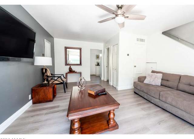 Property at 4610 N 68th St #414, Scottsdale, AZ 85251, 2 beds, 1.5 baths