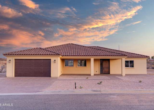 Property at 125 Ironwood Pl, Wickenburg, AZ 85390, 3 beds, 2 baths