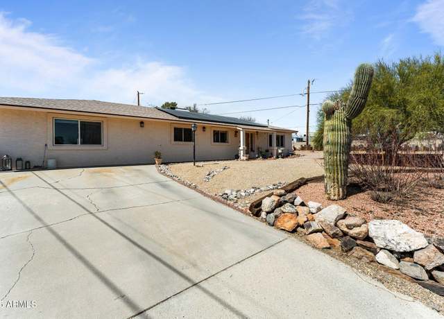 Property at 804 Yuma Dr, Wickenburg, AZ 85390, 4 beds, 2.5 baths