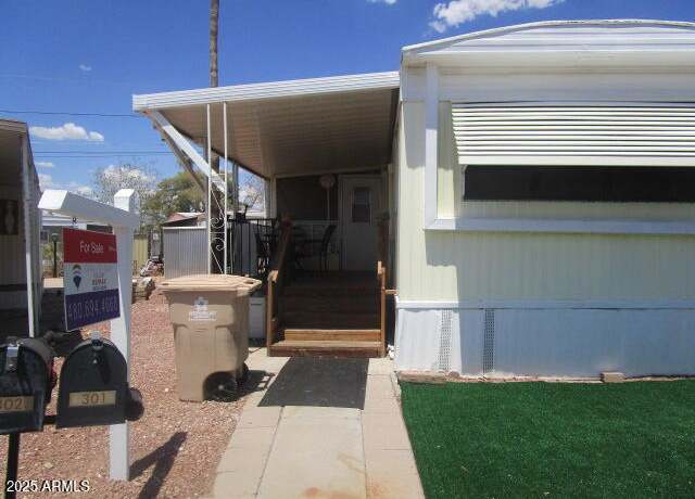 Property at 10401 N Cave Creek Rd #301, Phoenix, AZ 85020, 2 beds, 1 bath