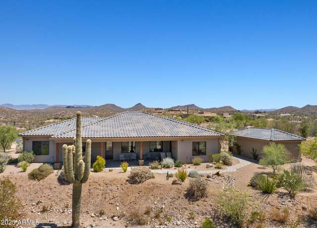 Property at 85 E Mosey Way, Wickenburg, AZ 85390, 3 beds, 2.5 baths