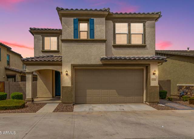 Property at 1555 S Loren Ln, Gilbert, AZ 85296, 3 beds, 2.5 baths
