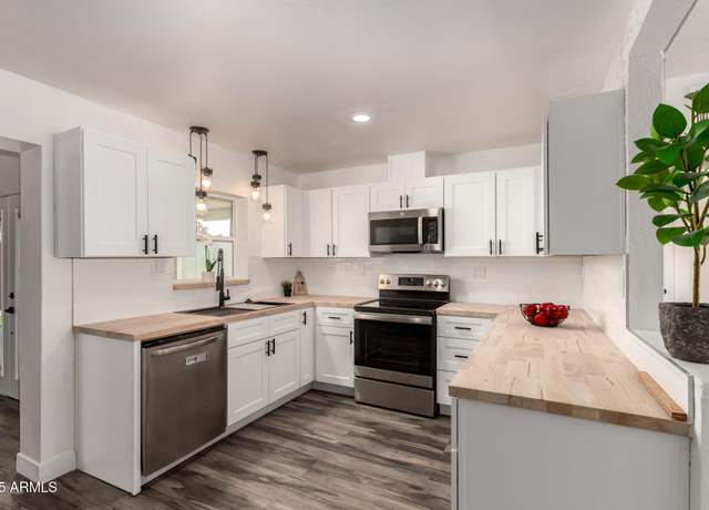 Property at 39 N Maple St, Mesa, AZ 85205, 4 beds, 2 baths
