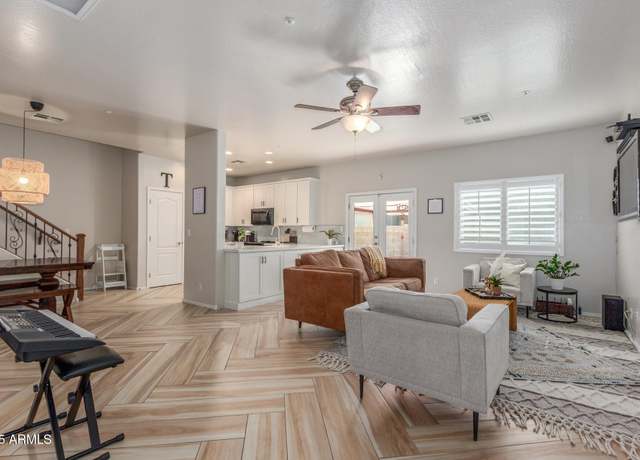Property at 13540 N 87th Dr, Peoria, AZ 85381, 3 beds, 2.5 baths