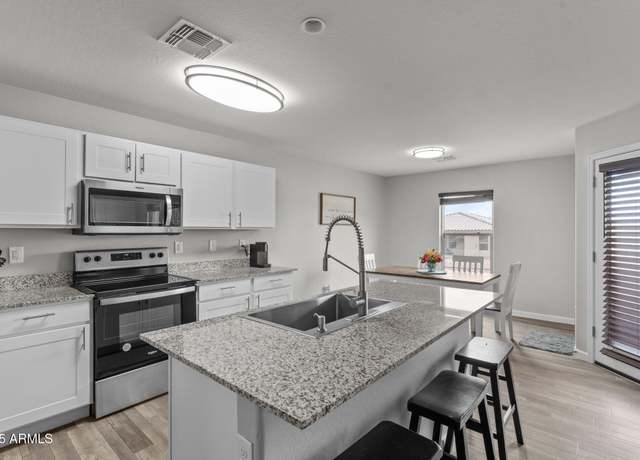 Property at 645 Vista Del Rio Ct, Wickenburg, AZ 85390, 3 beds, 2 baths