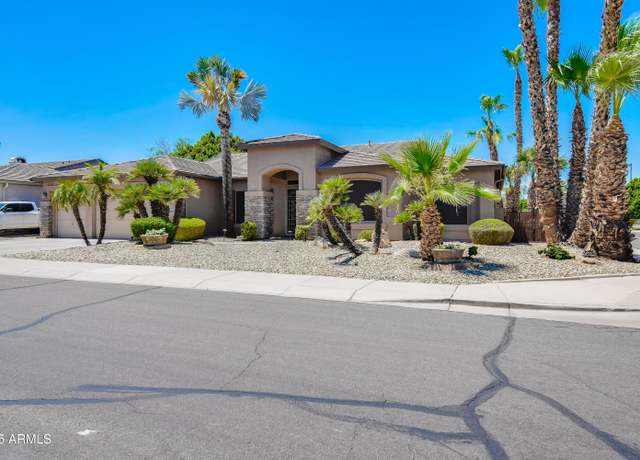 Property at 2088 S Sailors Way, Gilbert, AZ 85295, 4 beds, 2.5 baths