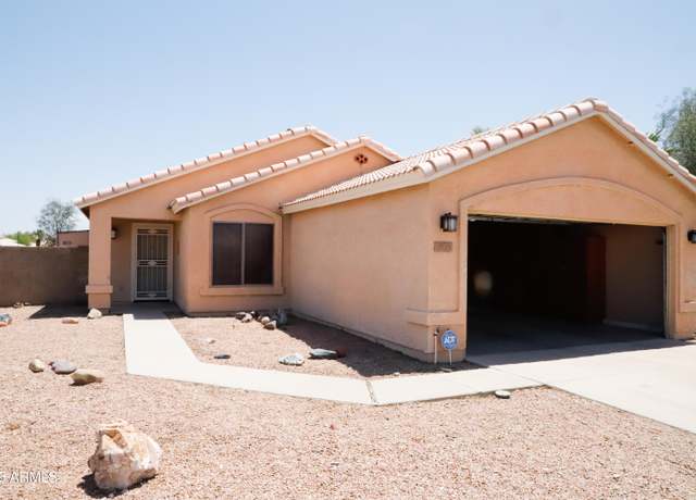 Property at 7425 N 69th Ln, Glendale, AZ 85303, 3 beds, 2 baths