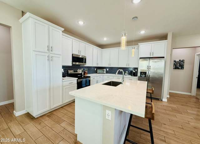 Property at 155 N Lakeview Blvd #207, Chandler, AZ 85225, 3 beds, 2 baths