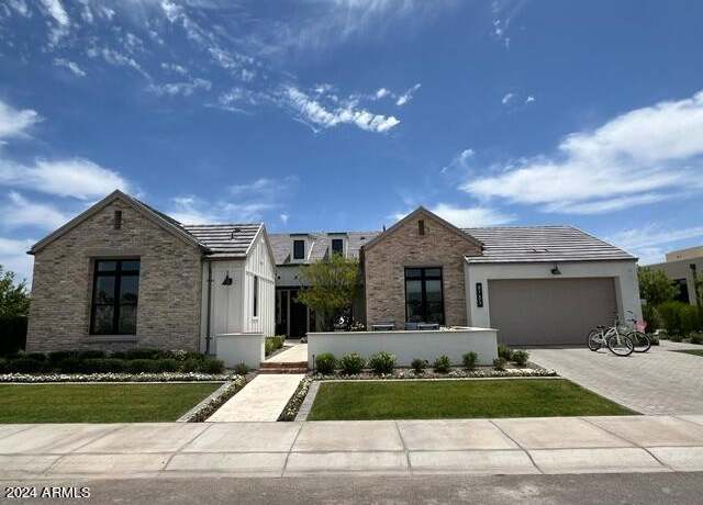Property at 5755 S Joshua Tree Ln, Gilbert, AZ 85298, 4 beds, 4.5 baths