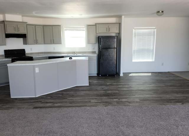 Property at 1319 S 356th Ave, Tonopah, AZ 85354, 4 beds, 2 baths