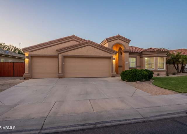 Property at 1506 W Laurel Ave, Gilbert, AZ 85233, 3 beds, 2.5 baths