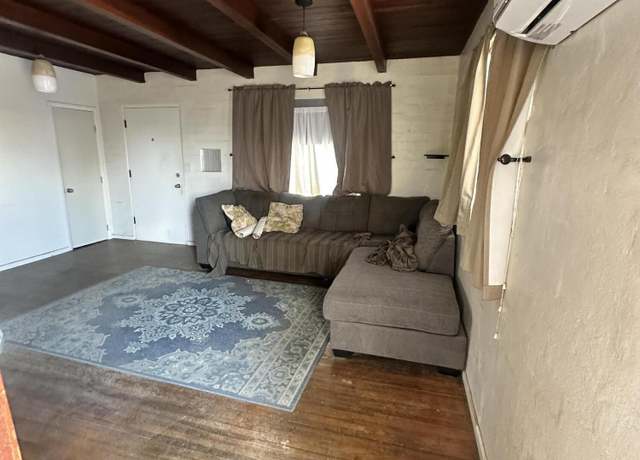 Property at 2621 N 14th St, Phoenix, AZ 85006, 2 beds, 1 bath
