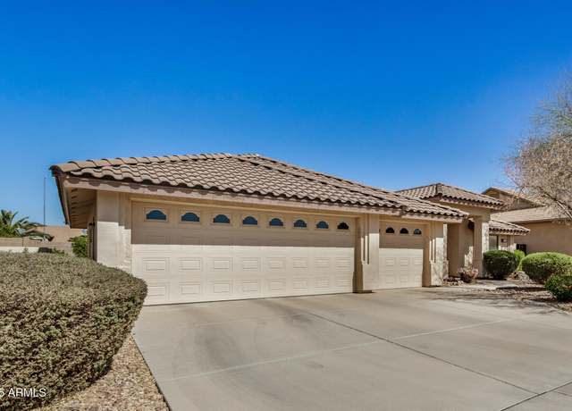 Property at 11046 E Naranja Ave, Mesa, AZ 85209, 2 beds, 2 baths