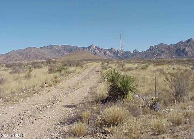 Property at 18 E Heron Pl, Saint David, AZ 85630, 4 beds, 5 baths