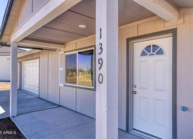 Property at 1390 S Apple Cir, Taylor, AZ 85939, 3 beds, 2 baths