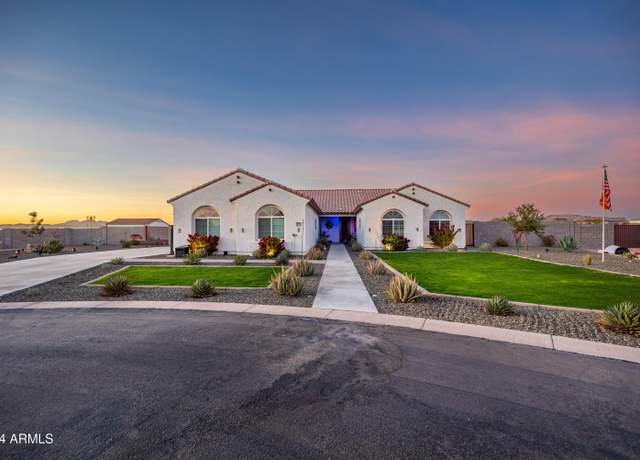 Property at 556 W Weld St, San Tan Valley, AZ 85143, 4 beds, 4 baths