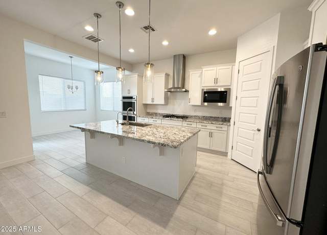 Property at 5923 N 85th Ave, Glendale, AZ 85305, 5 beds, 4 baths