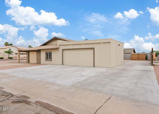 Property at 600 E Monterey St, Chandler, AZ 85225, 6 beds, 4 baths