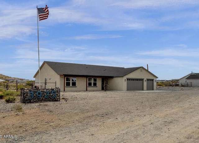 Property at 3925 W Moon Dust Trl, San Tan Valley, AZ 85144, 4 beds, 2.5 baths