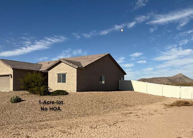 Property at 8026 W Taylor Ct, Casa Grande, AZ 85194, 3 beds, 2 baths