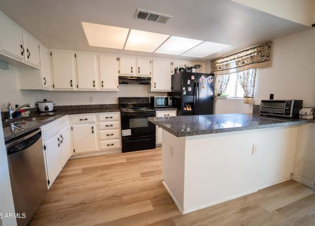 Property at 6337 N 49th Ave, Glendale, AZ 85301, 3 beds, 1.75 baths