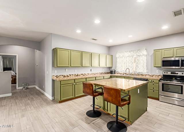 Property at 8318 W Cocopah St, Tolleson, AZ 85353, 3 beds, 2 baths