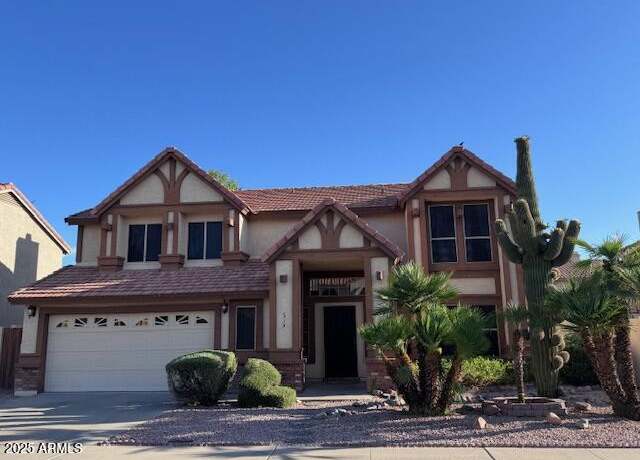 Property at 6928 W Oraibi Dr, Glendale, AZ 85308, 3 beds, 2.5 baths