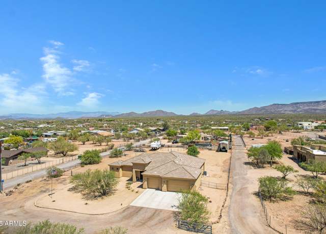 Property at 1008 E Mano Dr, New River, AZ 85087, 4 beds, 2.5 baths