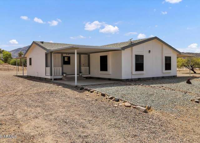 Property at 4735 W Carver Rd, Laveen, AZ 85339, 3 beds, 2.5 baths