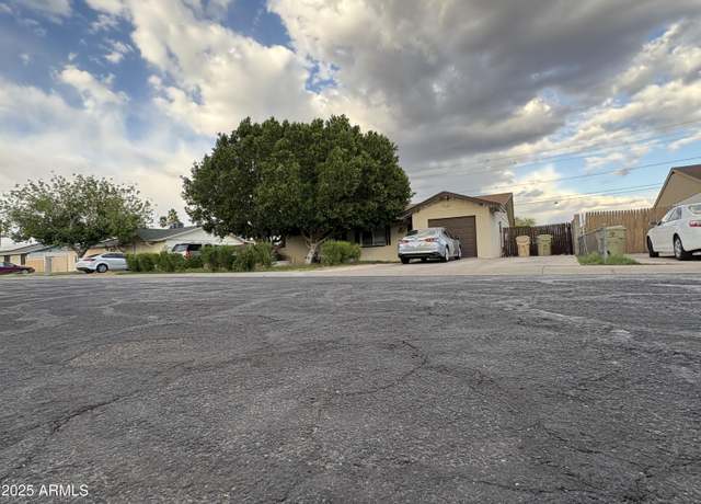 Property at 5815 N 61st Ln, Glendale, AZ 85301, 4 beds, 2 baths