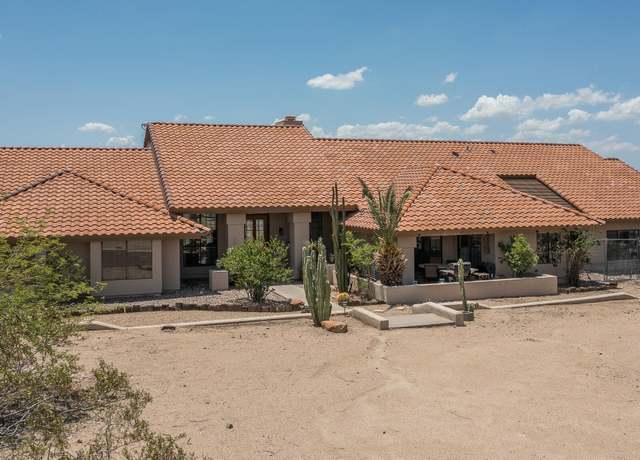 Property at 15 E Briles Rd, Phoenix, AZ 85085, 5 beds, 4 baths
